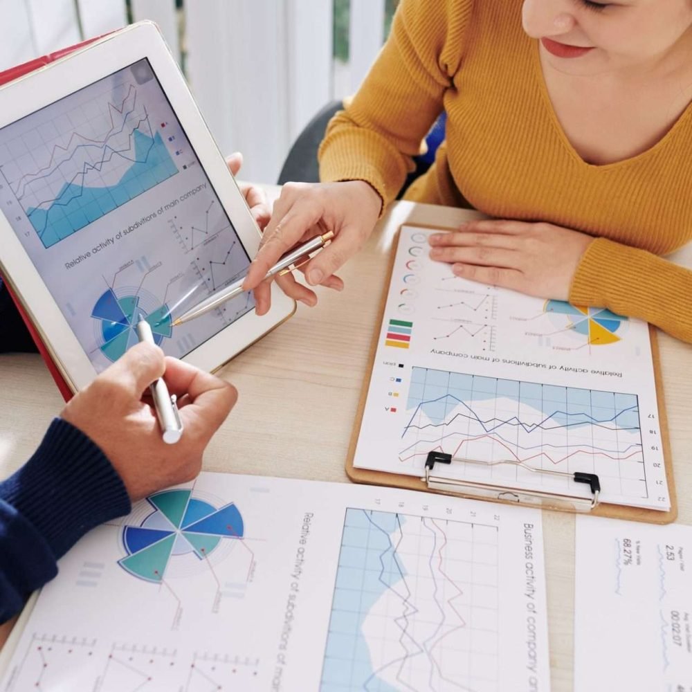 managers-working-with-financial-chart-e1638180766443